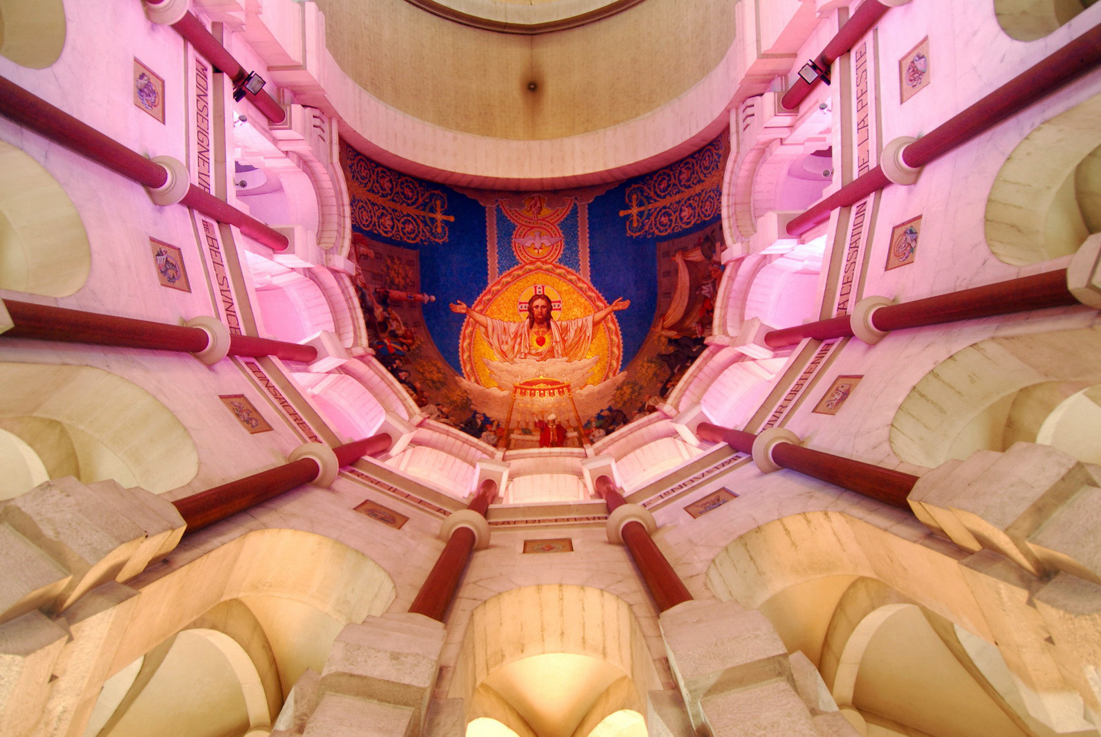 Basilique du Sacré Coeur,81 avenue du Prado (8ème)