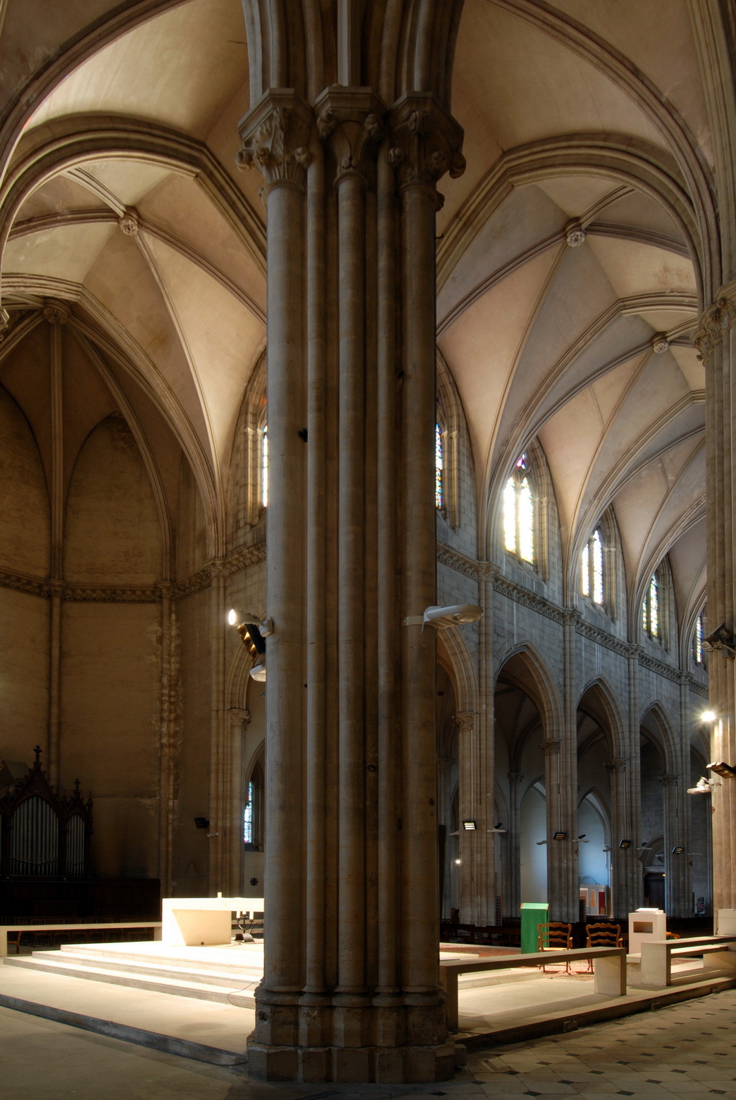 Eglise Saint-Michel de l'Archange, 1 place de l'Archange (4ème)