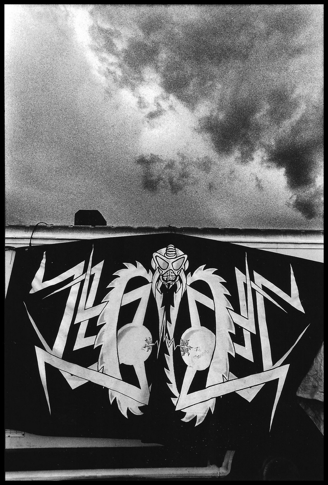 Emblème d'un groupe de ravers.