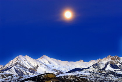 Les Alpes pour le Conseil Régional Provence Alpes Cote d'Azur, au dessus de Gap (05) janvier 2009