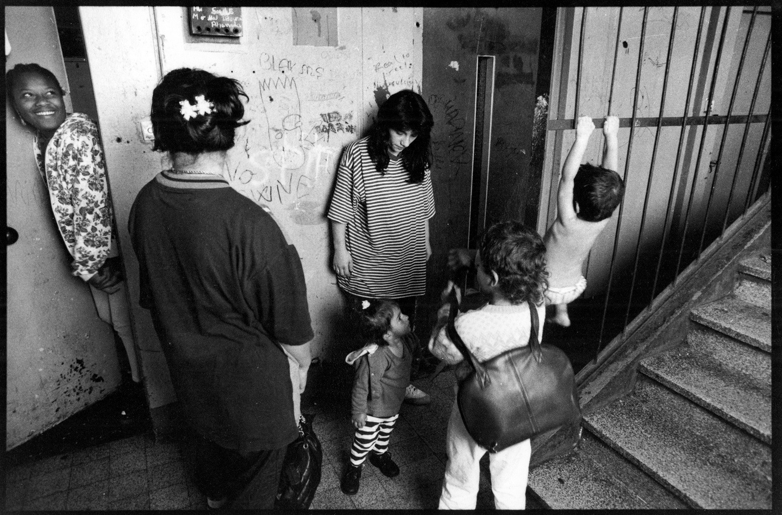 Dans le hall d'entrée de l'immeuble squatté.