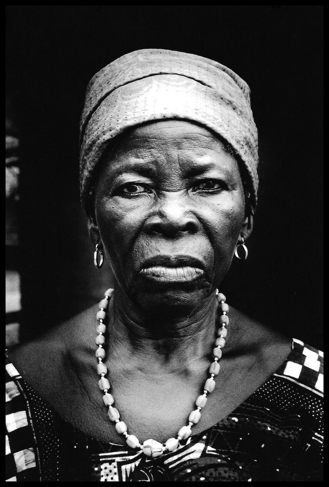 Portrait des habitants de Macobéri : Catherine une des vieilles du village.